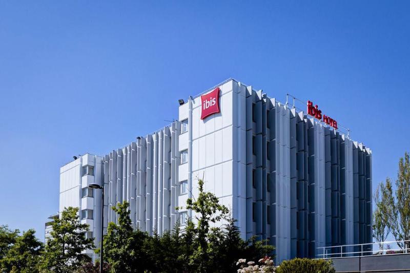 Ibis Lyon Est Bron Hotel Exterior photo